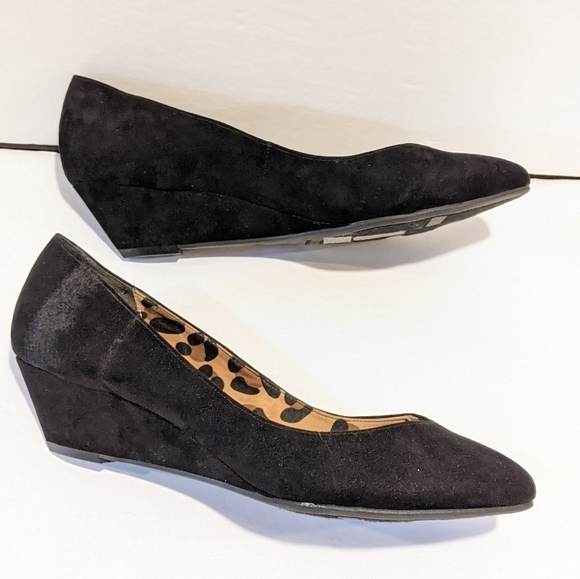 Black Flats by FIONI Clothing - Picture 4 of 11